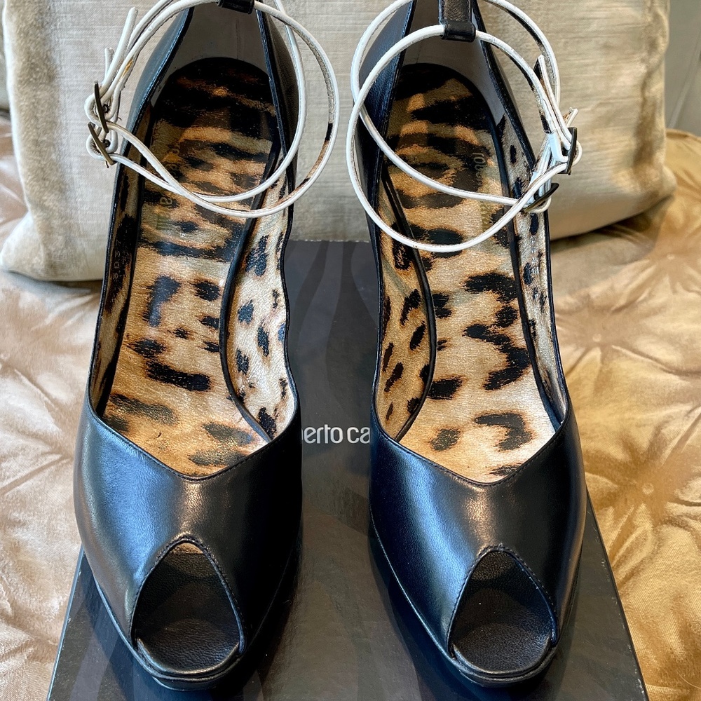 🖤Roberto Cavalli Black Stiletto Peep Toe Pump Heels 🖤 - Picture 2 of 9